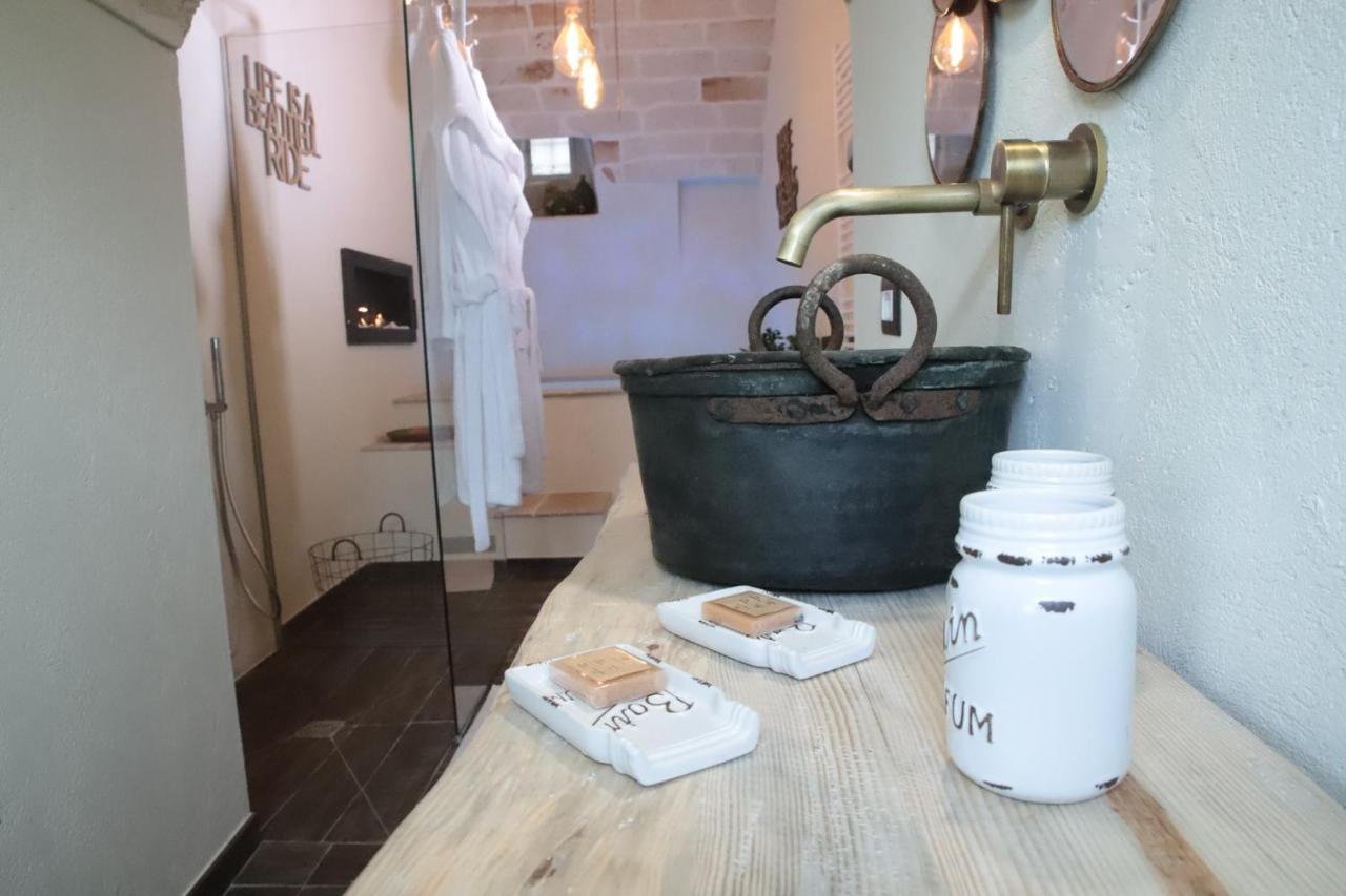 Camilla Luxury Suite 오스투니 외부 사진