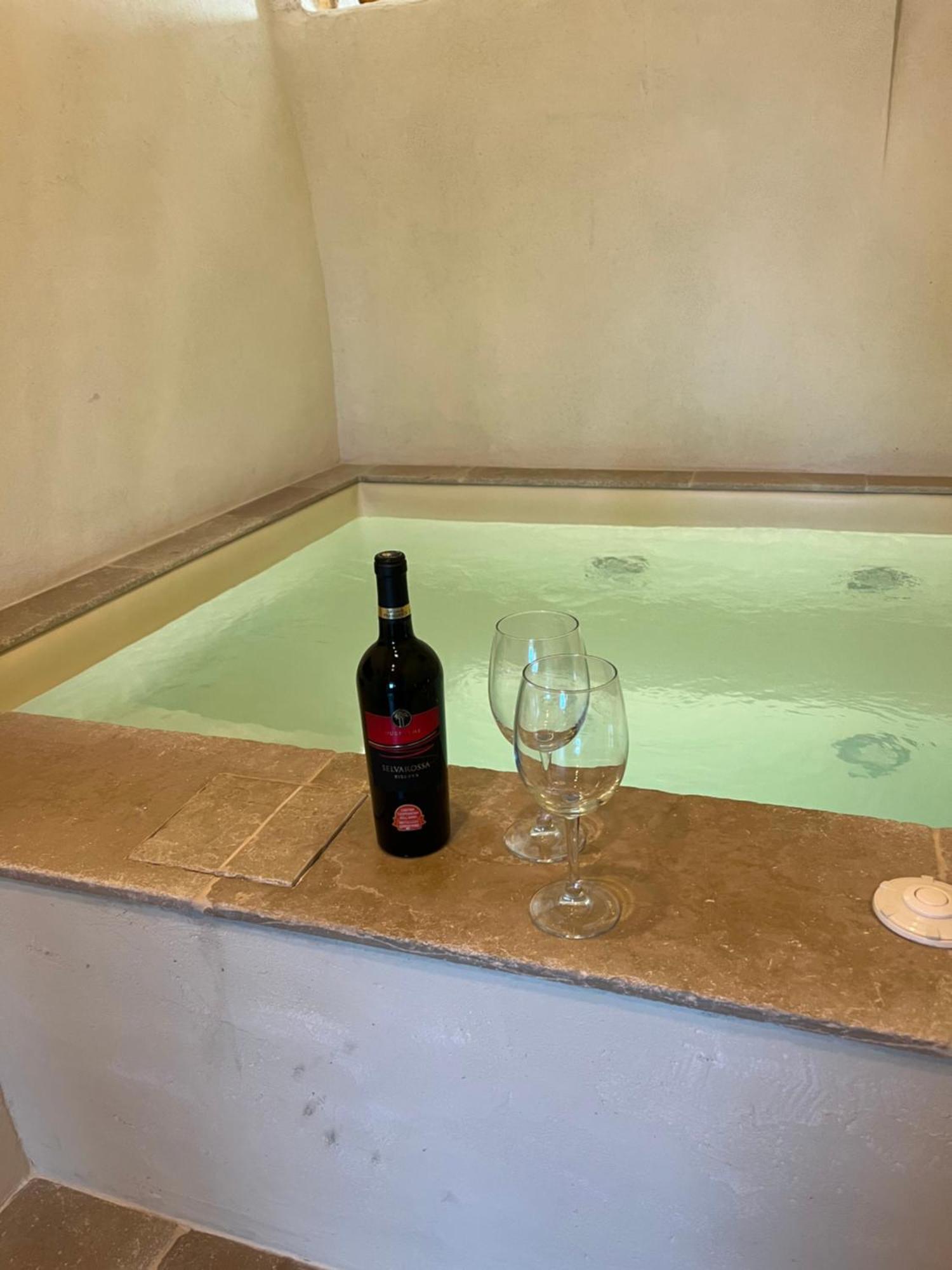 Camilla Luxury Suite 오스투니 외부 사진