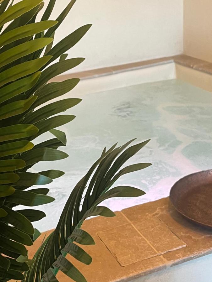 Camilla Luxury Suite 오스투니 외부 사진